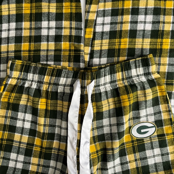 Green Bay Packer Lounge Pants - Picture 2 of 3